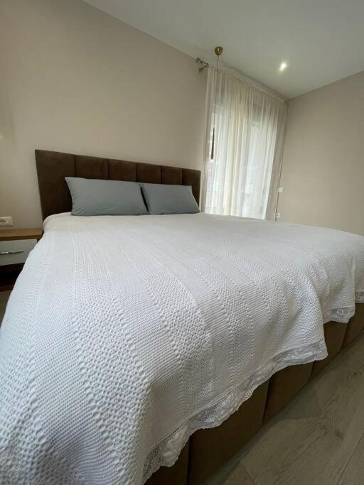 Melody Apartment In Korça Kültér fotó