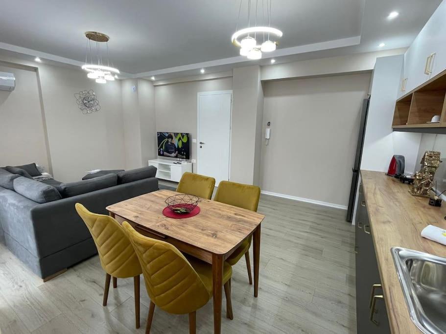 Melody Apartment In Korça Kültér fotó