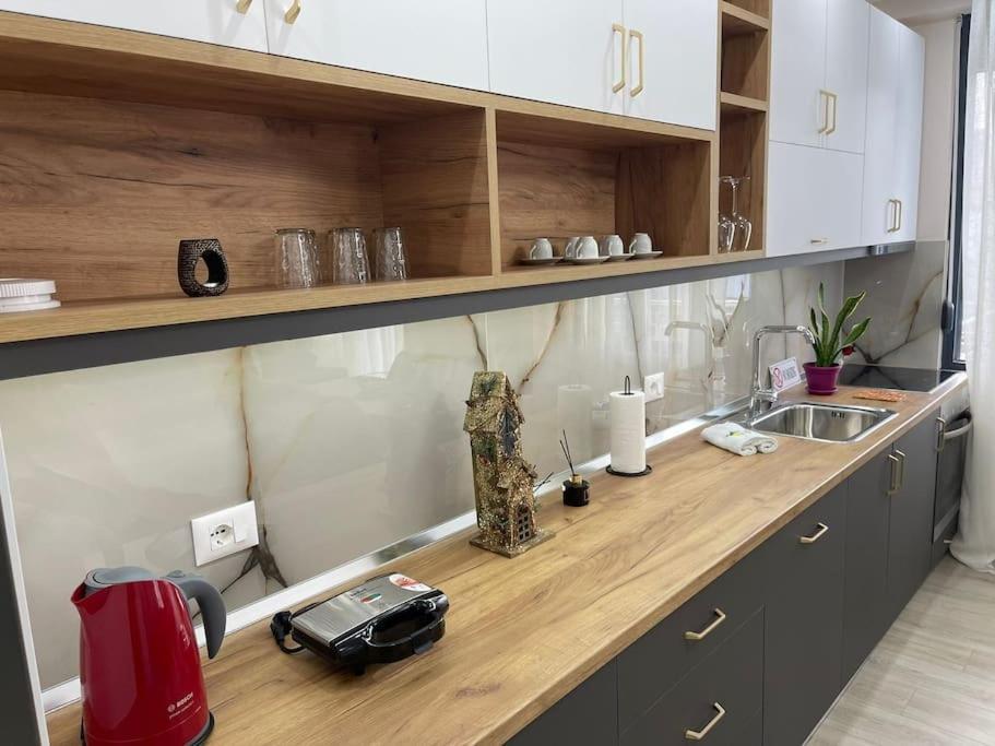 Melody Apartment In Korça Kültér fotó