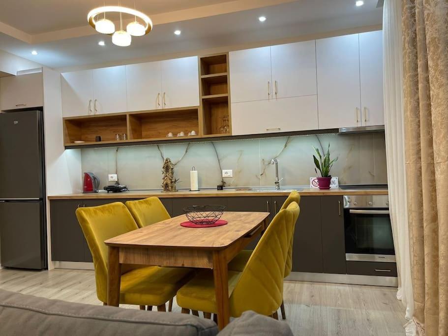Melody Apartment In Korça Kültér fotó