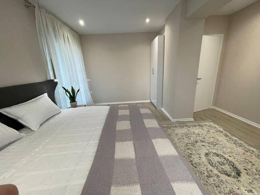 Melody Apartment In Korça Kültér fotó